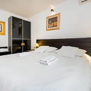  Apartment Theater Croatia